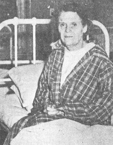 Survivor Mrs. James T. May of Belloram, Newfoundland, convalescing at Sydney's City Hospital - Mme James T. mai de survivant de Belloram, Terre-Neuve, tant en convalescence  l'hpital de la ville de Sydney